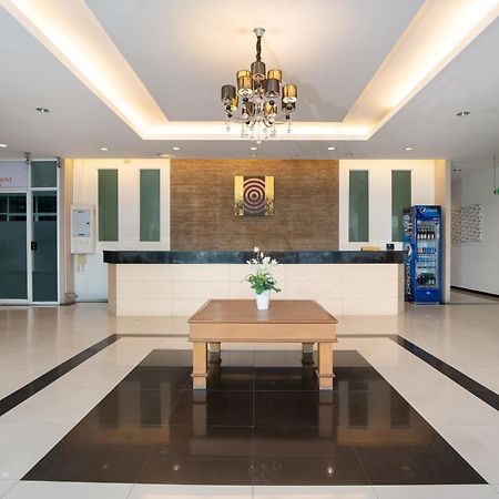 Leenova Place Bangkok Kültér fotó