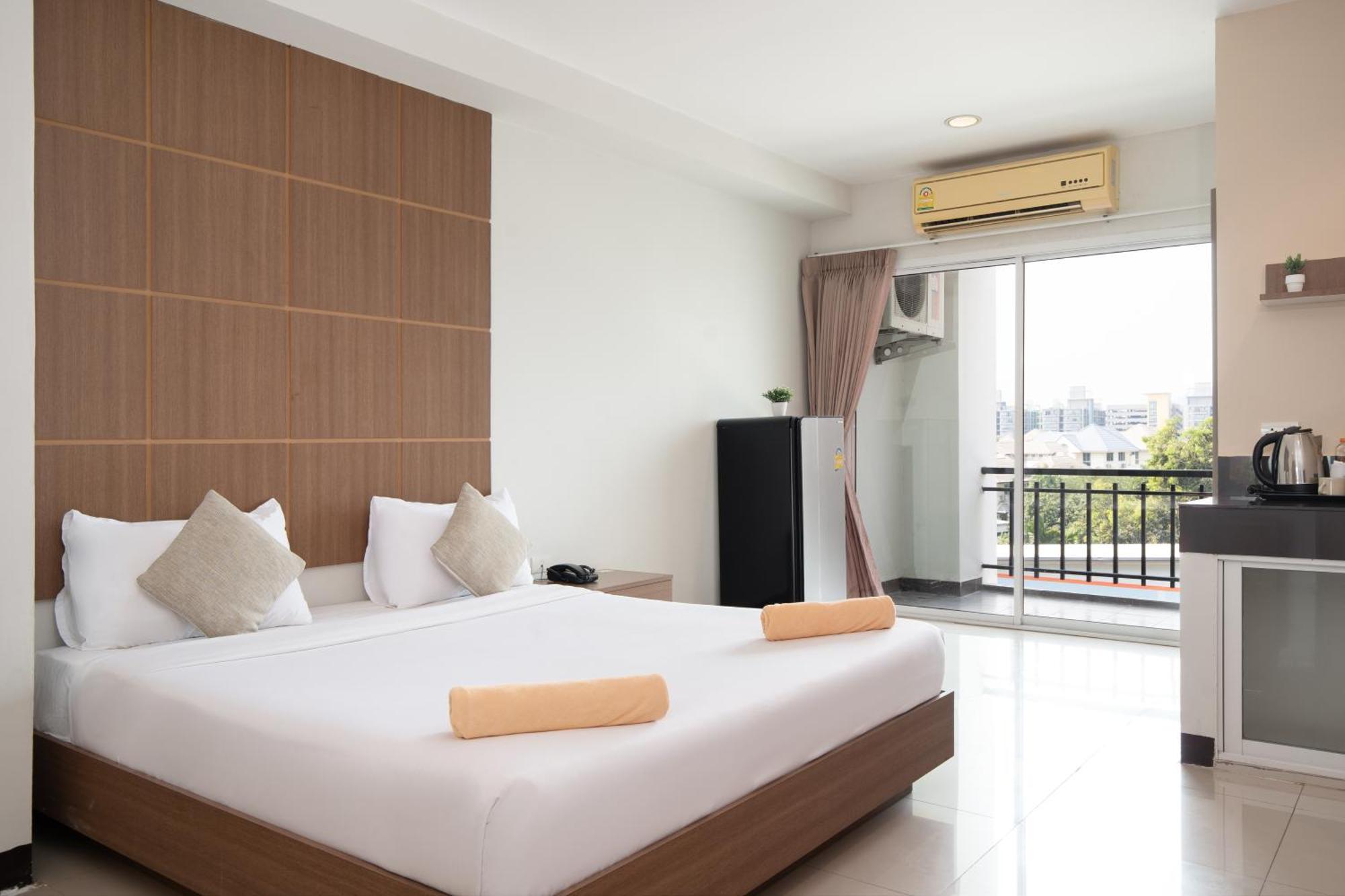 Leenova Place Bangkok Kültér fotó